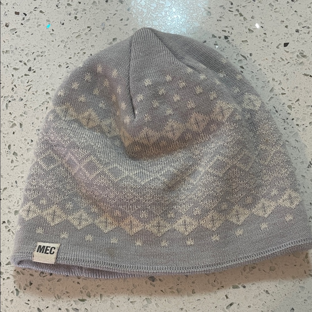 MEC Kids Beanie in Gray and Cream
